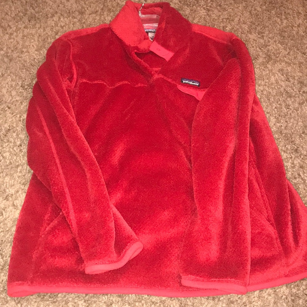 Red Patagonia pullover